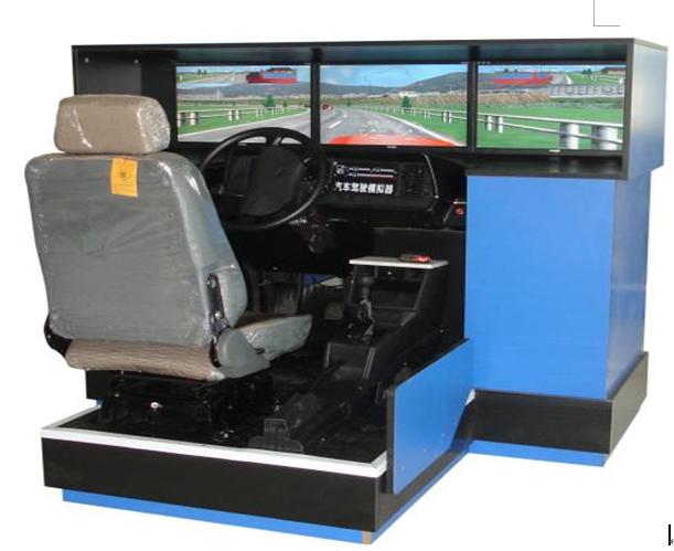 多視角汽車模擬駕駛器 多視角汽車模擬駕駛器